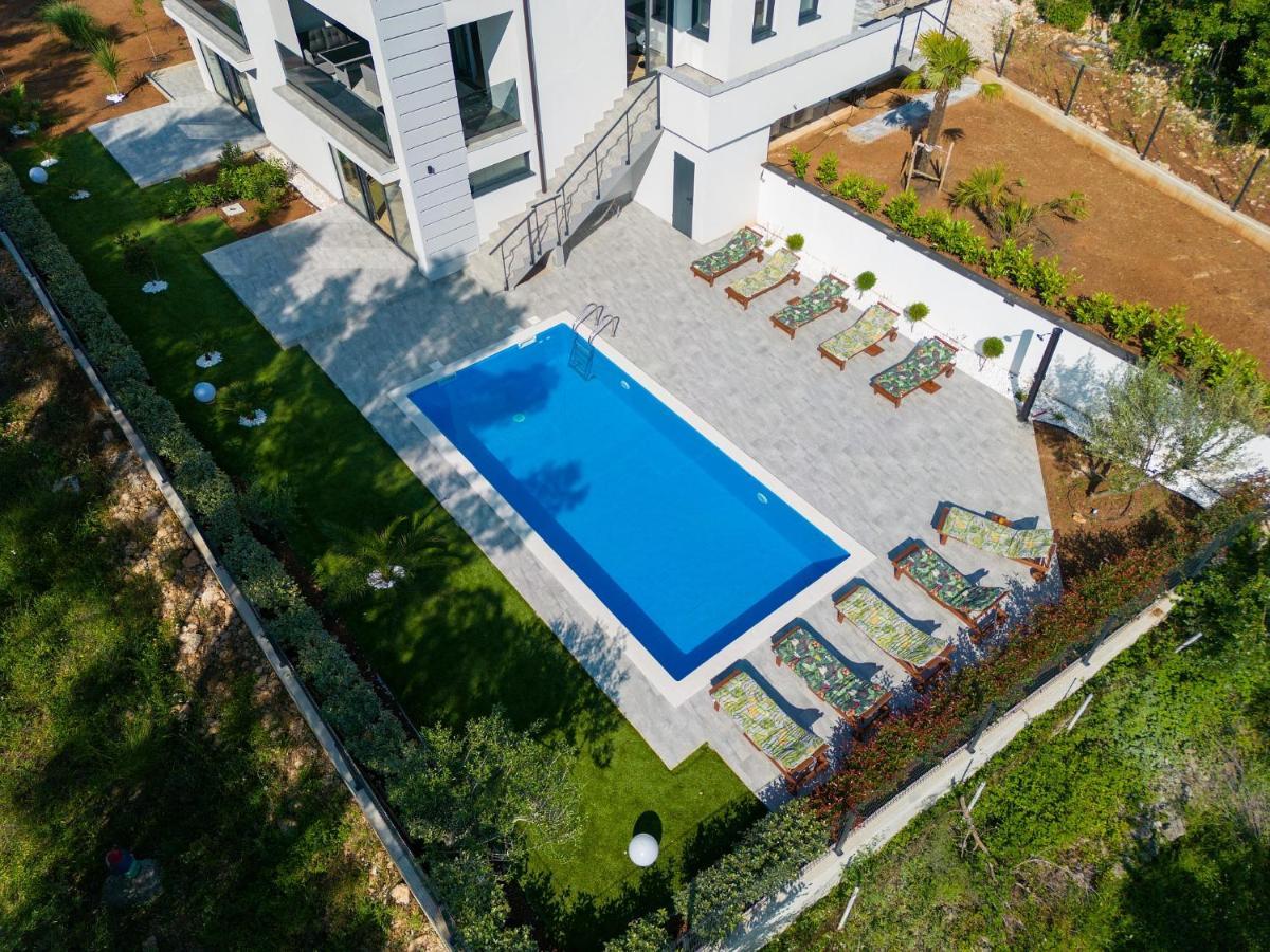 Apartments Paola & Karla With Pool クルク エクステリア 写真