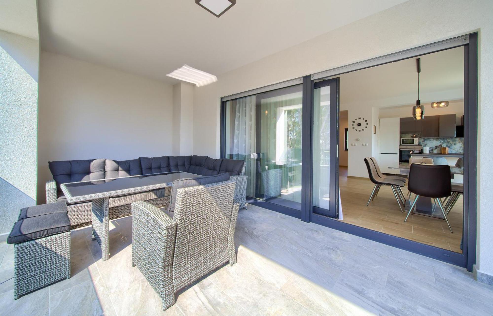 Apartments Paola & Karla With Pool クルク 部屋 写真