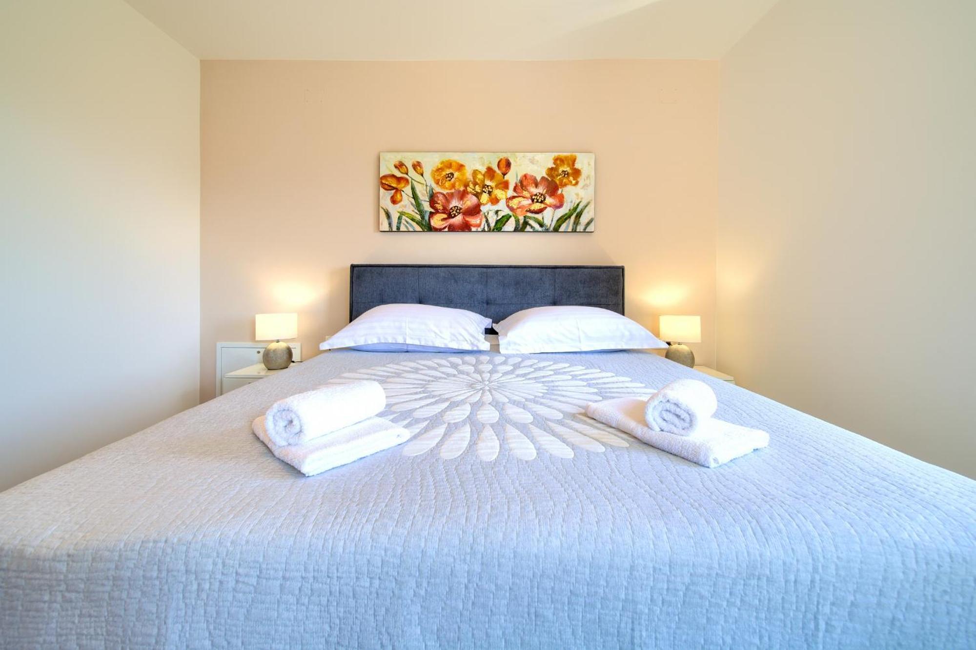 Apartments Paola & Karla With Pool クルク 部屋 写真